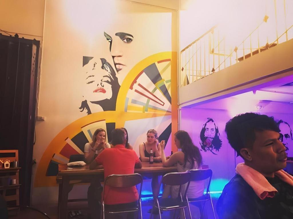 Oldie And Sleepy Hostel Удон-Тхани Экстерьер фото