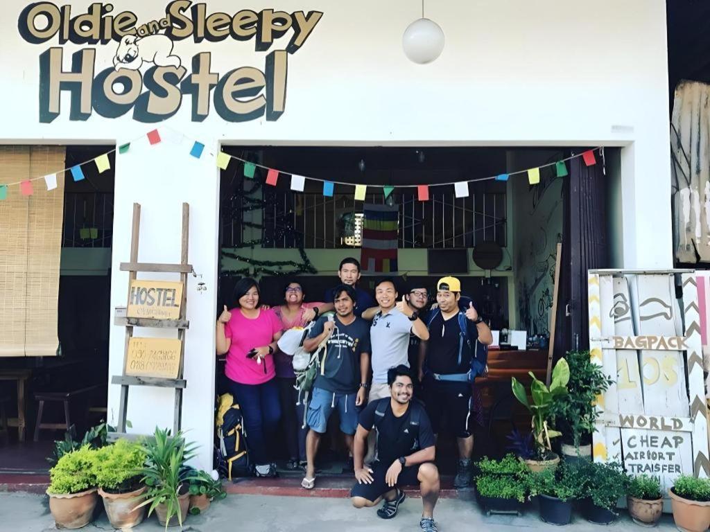 Oldie And Sleepy Hostel Удон-Тхани Экстерьер фото